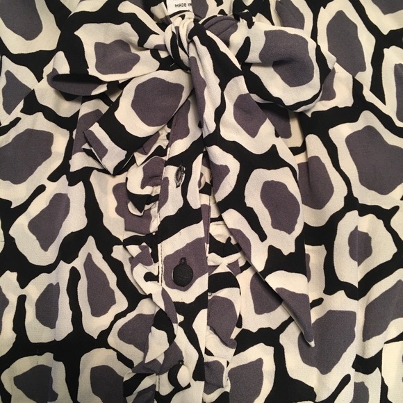 🍉 2/25$ DVF Diane Von Furstenburg shirt, fit XS - Picture 4 of 5